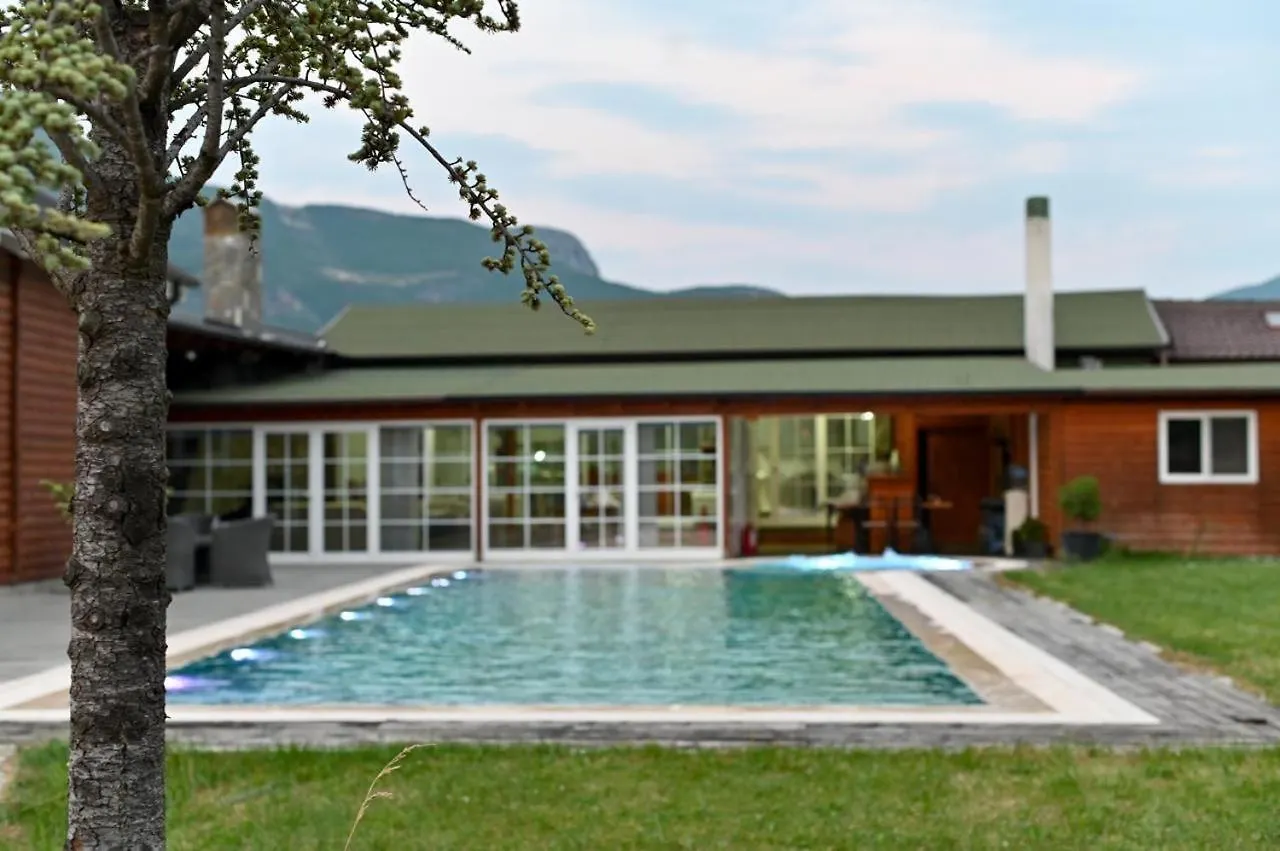Villa The Emerald Courtyard Elbasan
